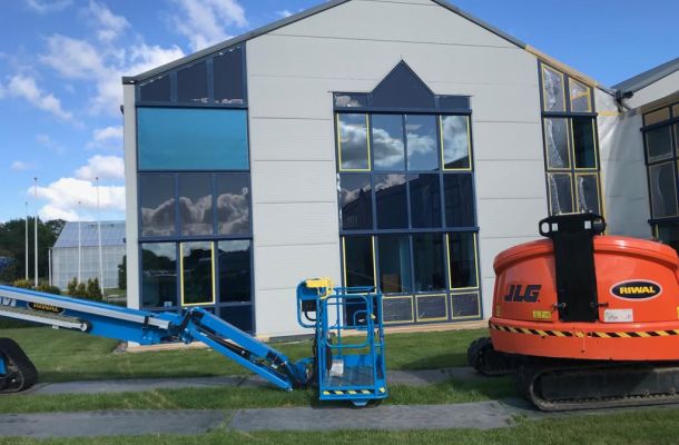 Coaten kozijnen en panelen Dekker Chrysanten